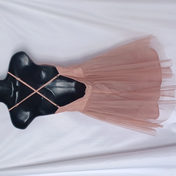 Luxxel Blush Pink Short Dress with Criss Cross Back and Tulle, Sz M - Picture 5 of 8
